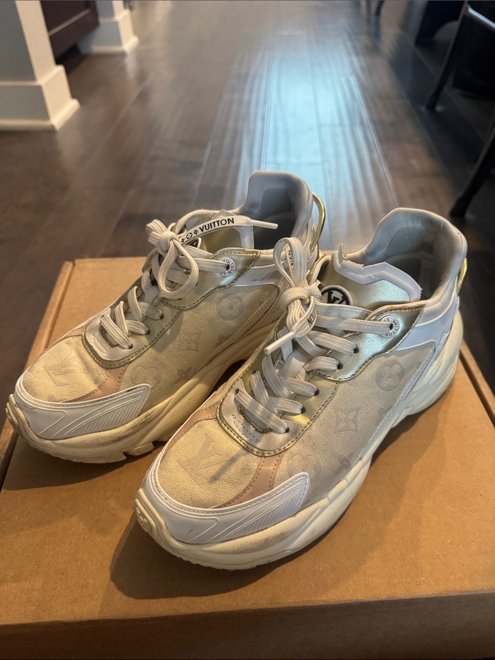 Louise Vuitton Run Away Sneakers white beige gold trim